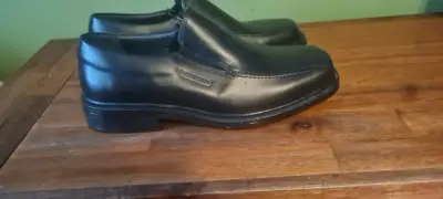 Zapatos de cuero negro para hombre - miniatura 1