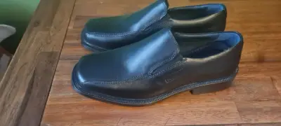 Zapatos de cuero negro para hombre - miniatura 4