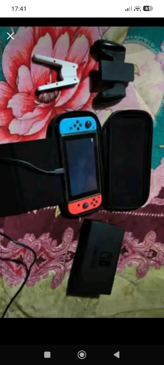 Consola Nintendo Switch con accesorios - 1