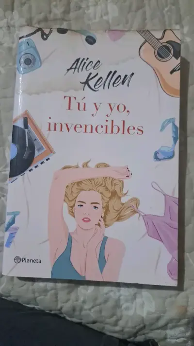 Libro 'Tú y yo, invencibles' de Alice Kellen - miniatura 1