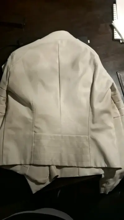 Chaqueta de cuero sintético blanca para mujer - miniatura 4