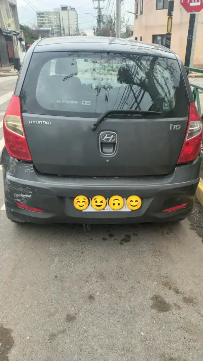 Hyundai i10 2012 en buen estado - miniatura 1