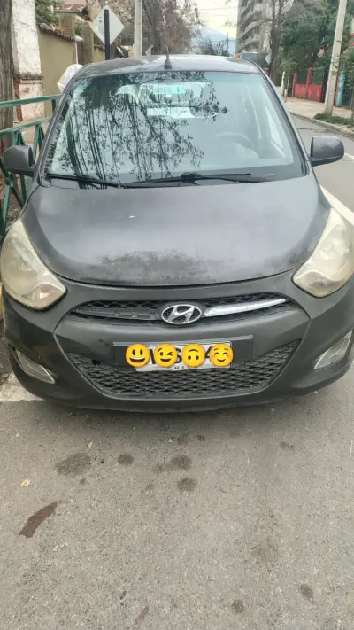 Hyundai i10 2012 en buen estado - miniatura 2