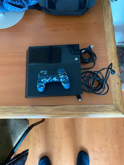 Consola PlayStation 4 con control camuflado - miniatura 2