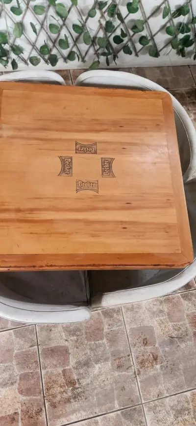 Mesa de madera estilo vintage con logo Becker - miniatura 2