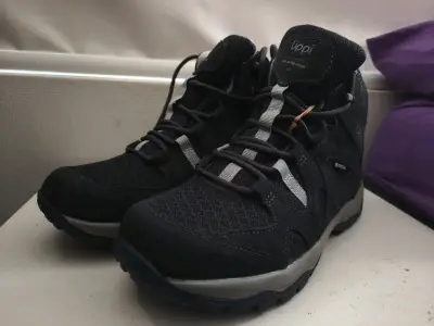 Botas de trekking impermeables Uppii negras - miniatura 1