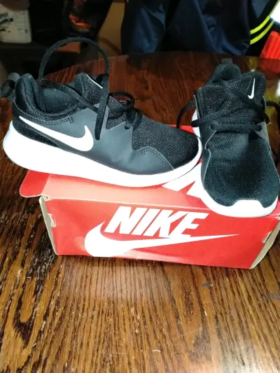 Zapatillas deportivas Nike Tessen negras para niños - miniatura 2