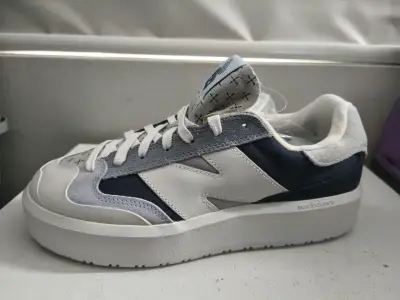 Zapatillas deportivas New Balance blancas y azules - miniatura 2
