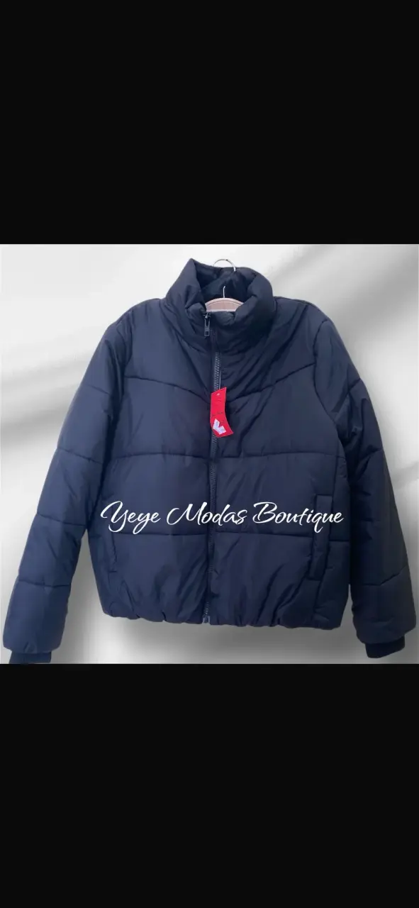 Chaqueta acolchada negra para mujer