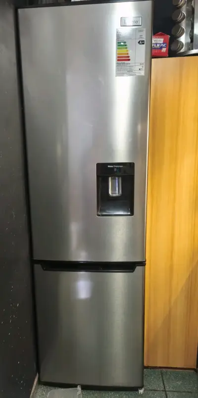 Refrigerador Libero frío directo con dispensador de agua - miniatura 5