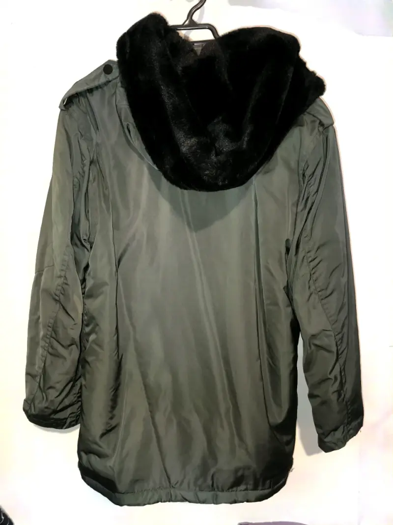 Parka verde con forro de piel sintética - 2