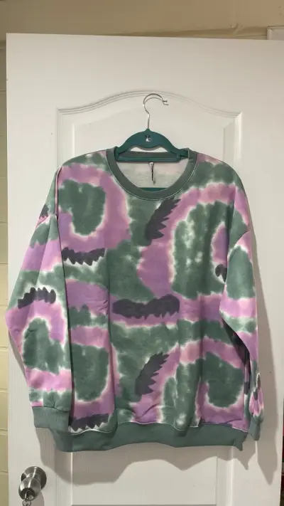 Polerón tie-dye verde y morado unisex - miniatura 1