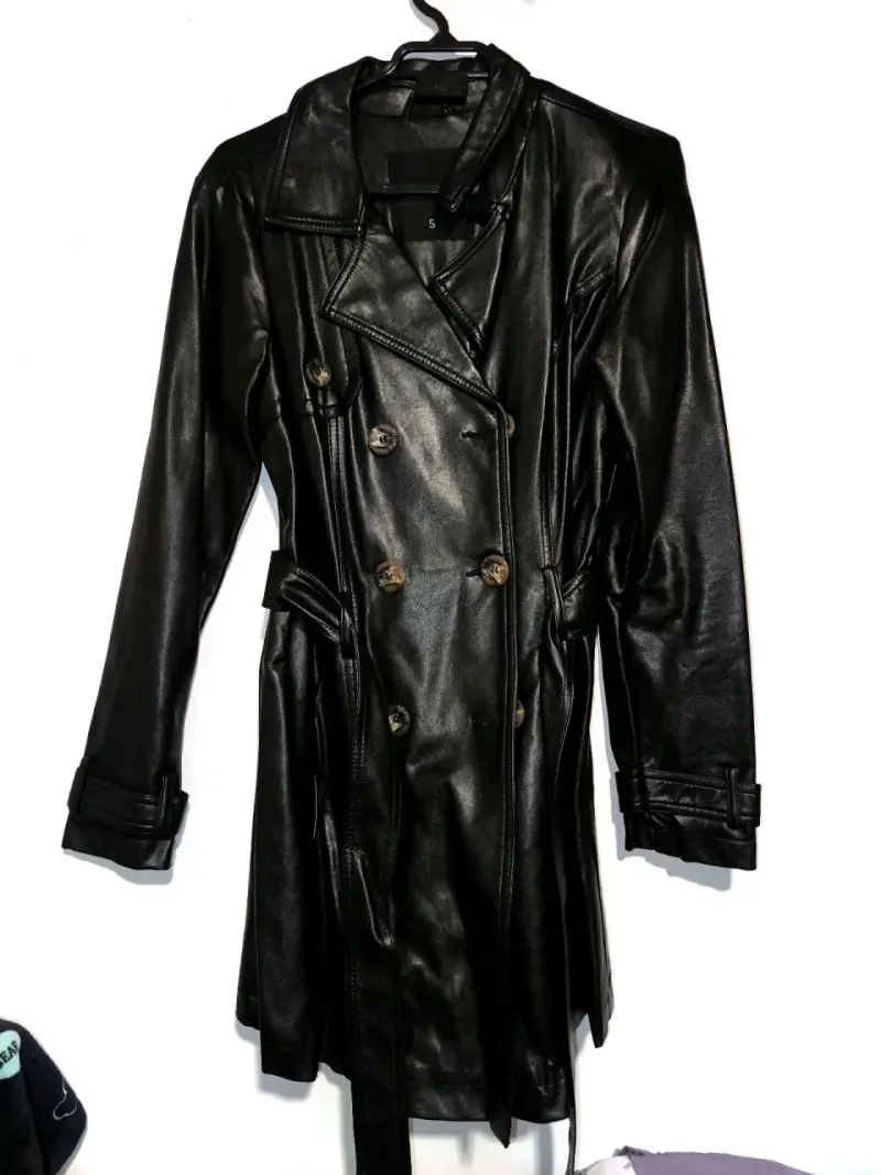 Abrigo de cuero negro estilo trench para hombre - 1