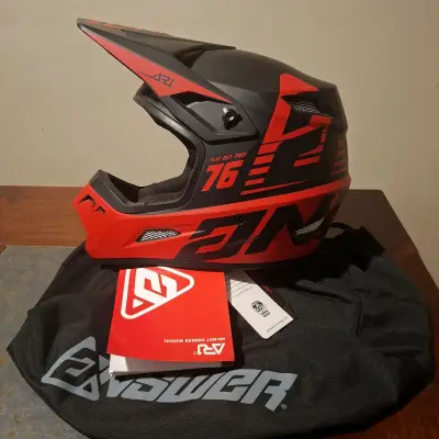 Casco motocross Answer AR1 negro y rojo - miniatura 1