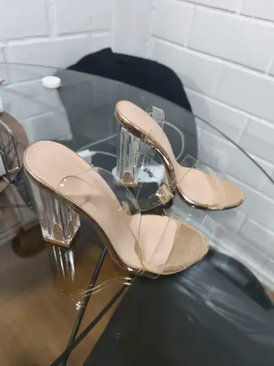 Sandalias transparentes - miniatura 2