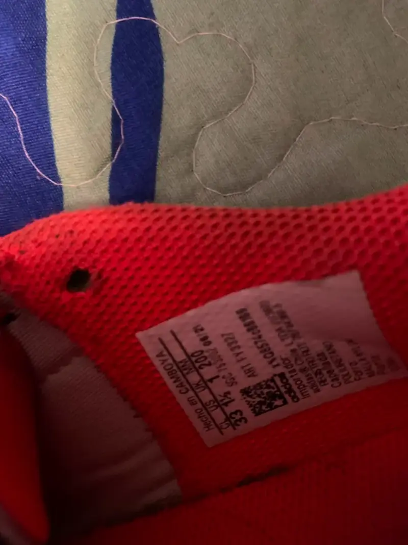 Zapatillas niño fútbol Adidas rojas. Número 33 - 3