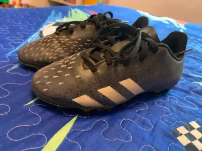 Zapatillas de fútbol Adidas negras para niños - miniatura 1