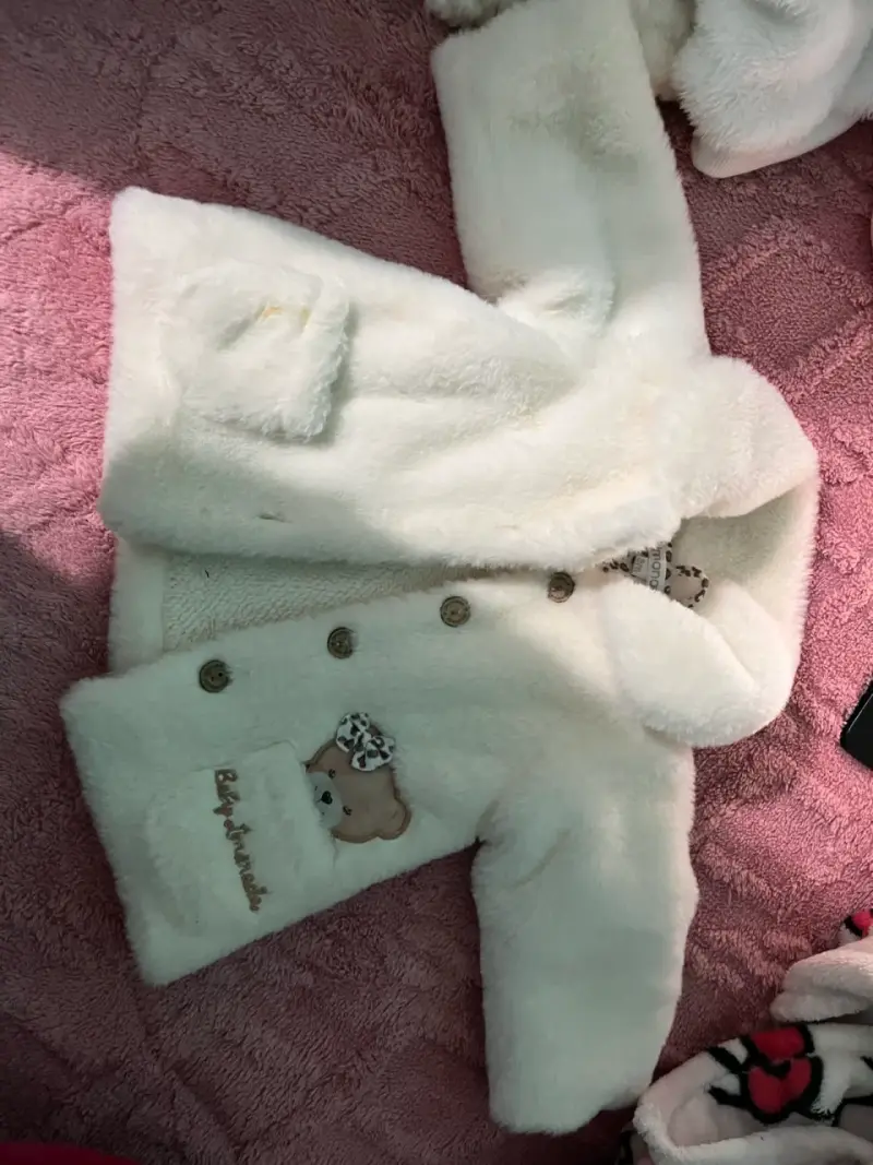Chaqueta de bebé acolchada con capucha - 1
