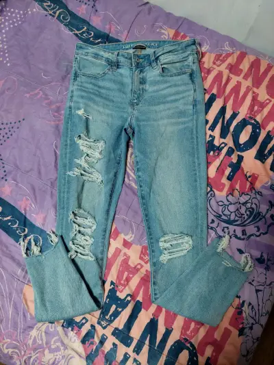 Jeans rasgados American Eagle para mujer - miniatura 1