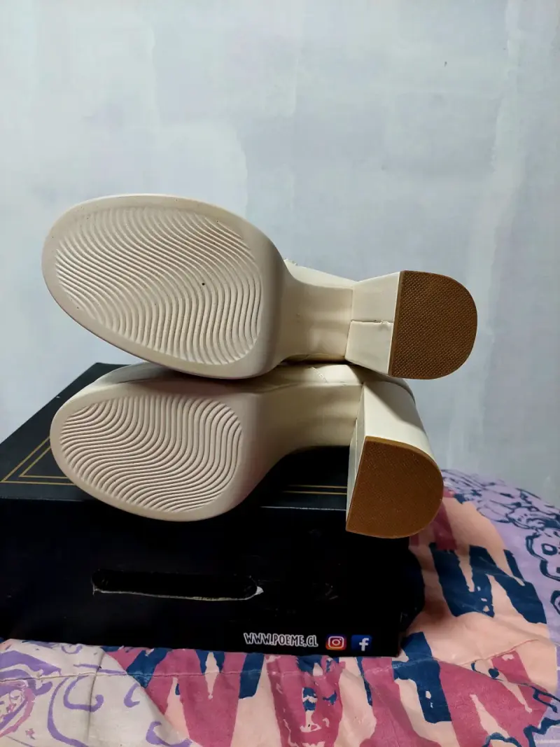 Botines de plataforma beige con cierre lateral - 2