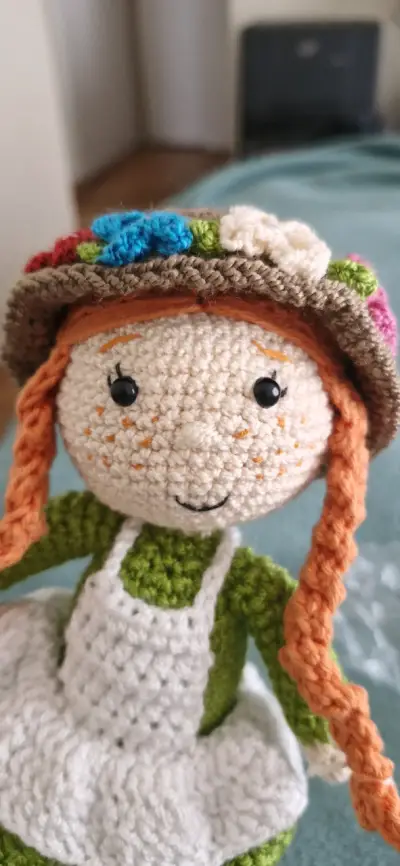Muñeca de crochet Anne with a E - miniatura 3