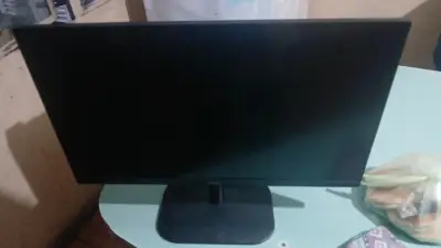 Monitor LCD Fujitsu 22 pulgadas con entrada VGA - miniatura 4