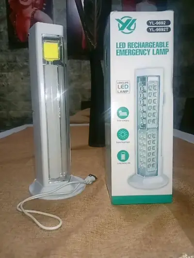 Lámpara de emergencia recargable solar - miniatura 3