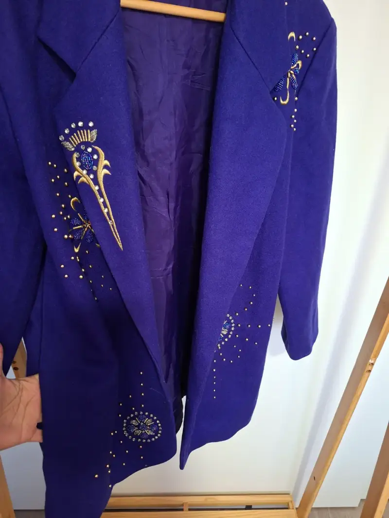 Abrigo morado con bordados Adam Douglass L - 6