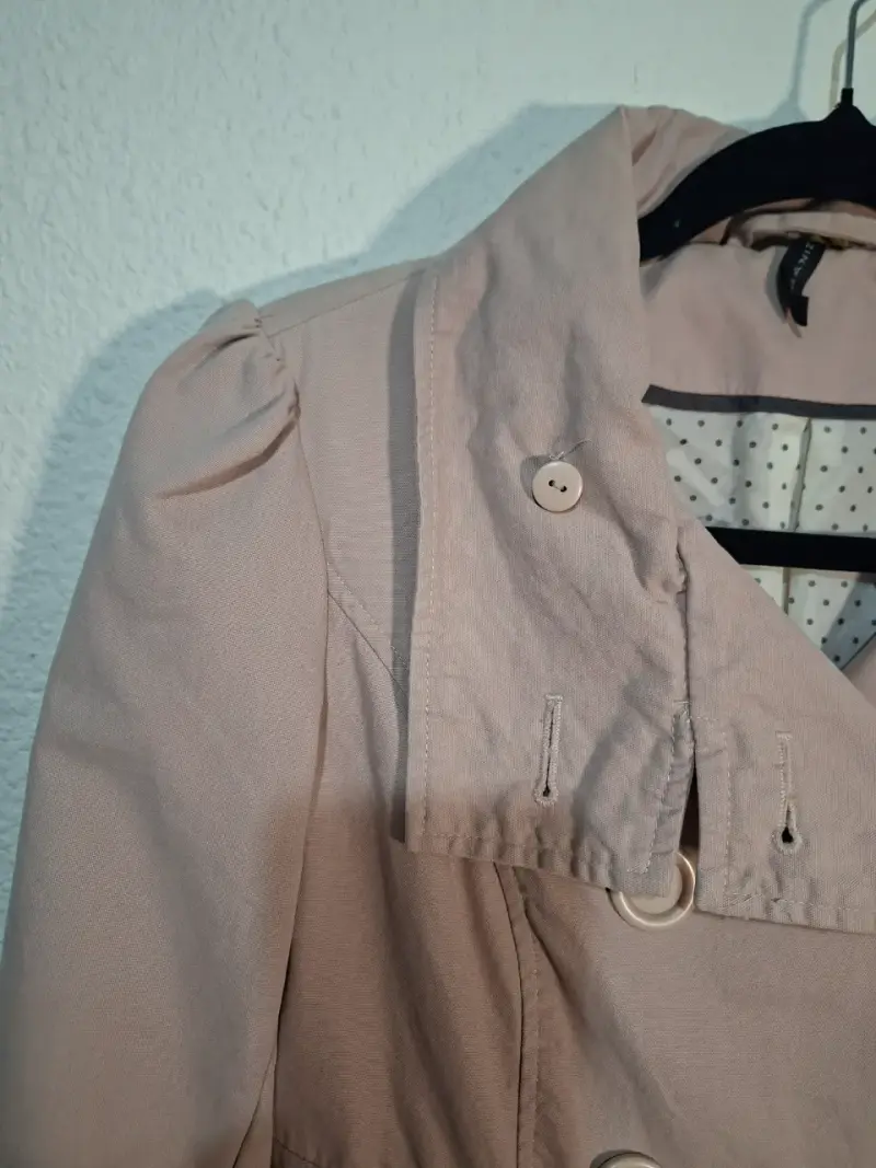 Abrigo beige con doble botonadura Alaniz talla 40 - 5