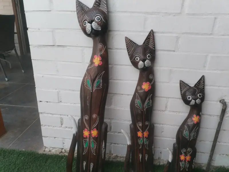 Set de 3 esculturas de gatos de madera decorativos - 2