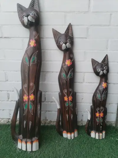 Set de 3 esculturas de gatos de madera decorativos - miniatura 4
