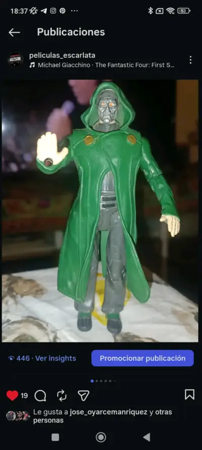 Figura de acción Doctor Doom con capa verde - miniatura 1