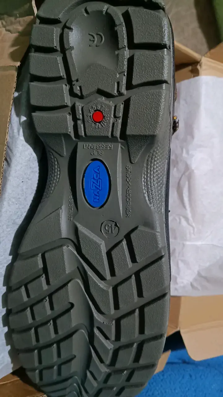 Botas de seguridad marrones con tecnología avanzada - 2