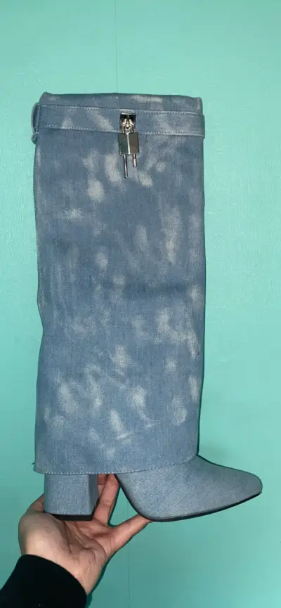 Botas de mezclilla con tacón alto - miniatura 1