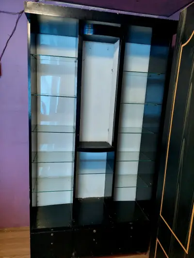 Vitrina de exhibición de vidrio y madera - miniatura 1