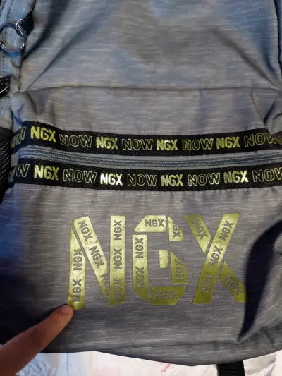 Mochila NGX gris con diseño moderno - miniatura 5