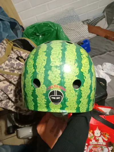 Casco de bicicleta diseño sandía - miniatura 1