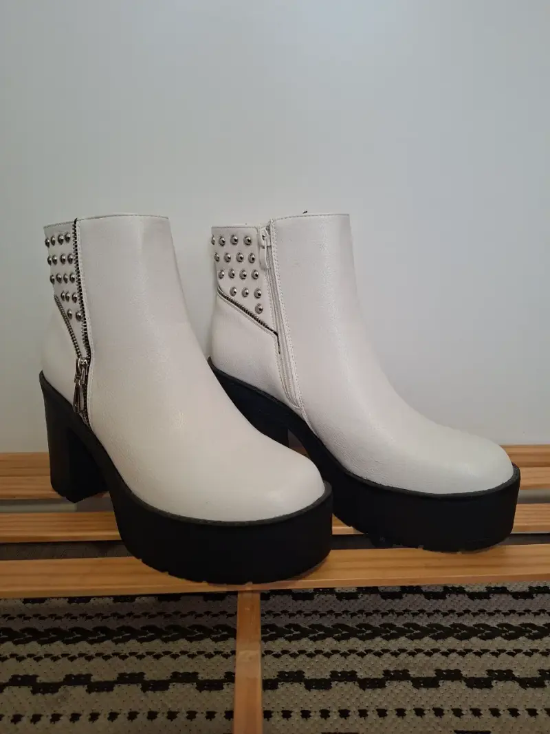 Botines blancos con plataforma Nuevos talla 40 - 1