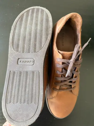 Zapatillas de cuero cafe para hombre Trauko - miniatura 2