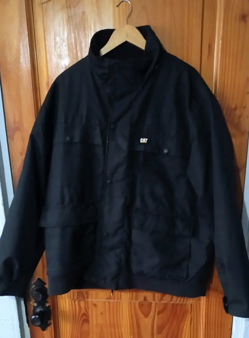 Chaqueta CAT Original con Logo Bordado - 2