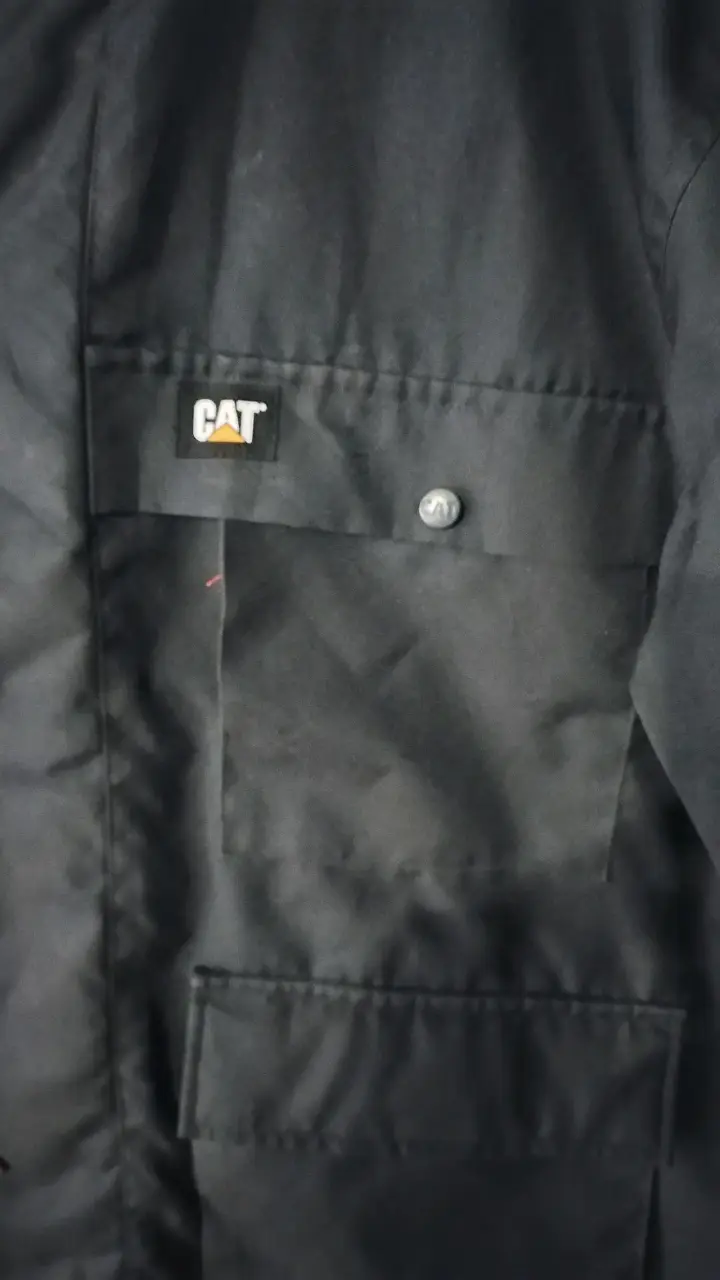 Chaqueta CAT Original con Logo Bordado - 3