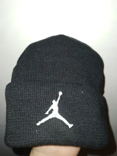 Gorros The North Face y Jordan - miniatura 3