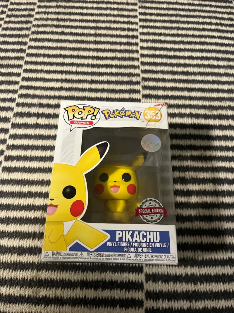 Figura Funko Pop Pikachu Edición Especial - 1