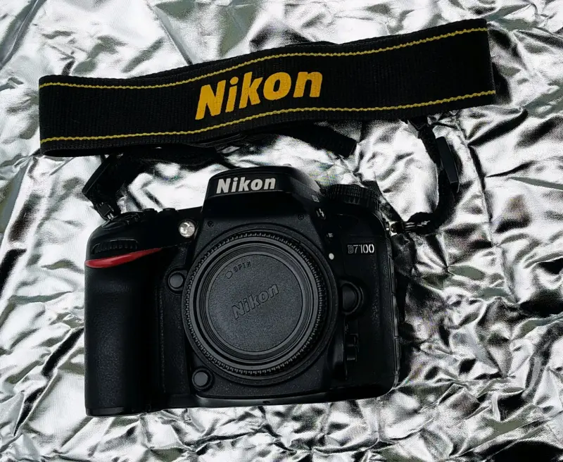 Cuerpo Cámara Nikon D7100 DSLR con correa original - 1