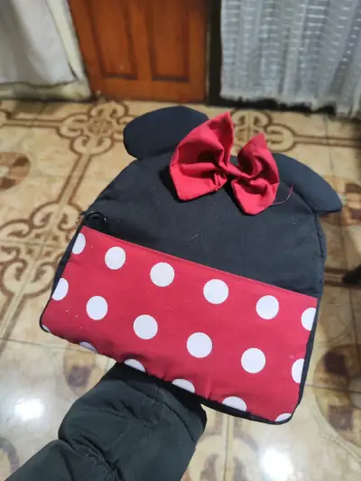 Bolso infantil con diseño de lazo rojo y orejas - miniatura 1