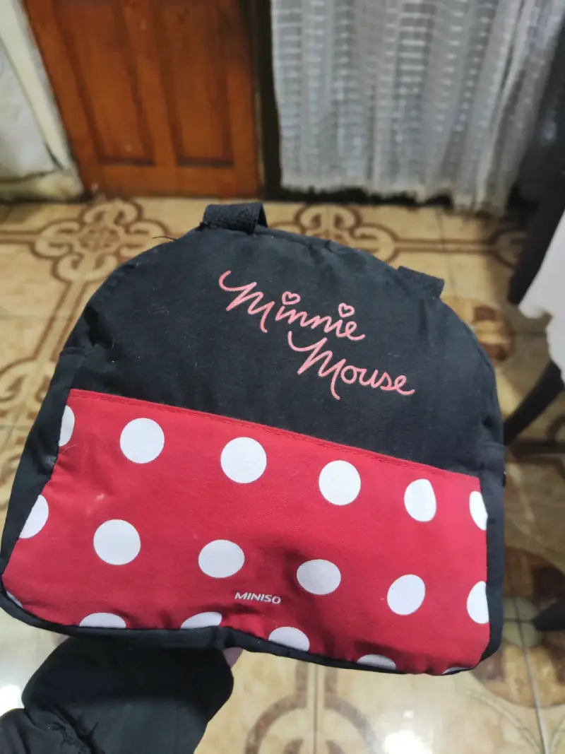 Bolso infantil con diseño de lazo rojo y orejas - 2