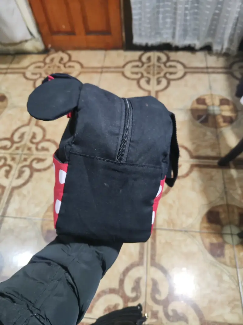 Bolso infantil con diseño de lazo rojo y orejas - 3