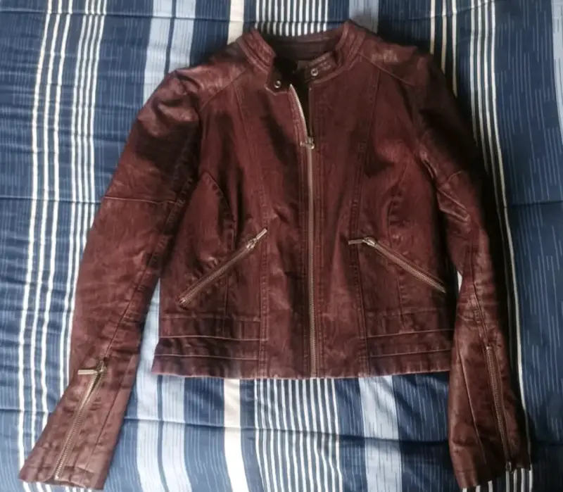 Chaqueta de cuero bordeau para mujer