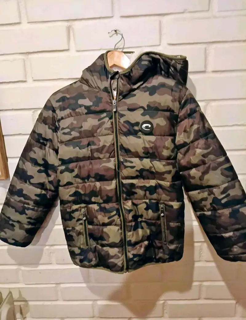 Chaqueta de niño camuflada con capucha - 1
