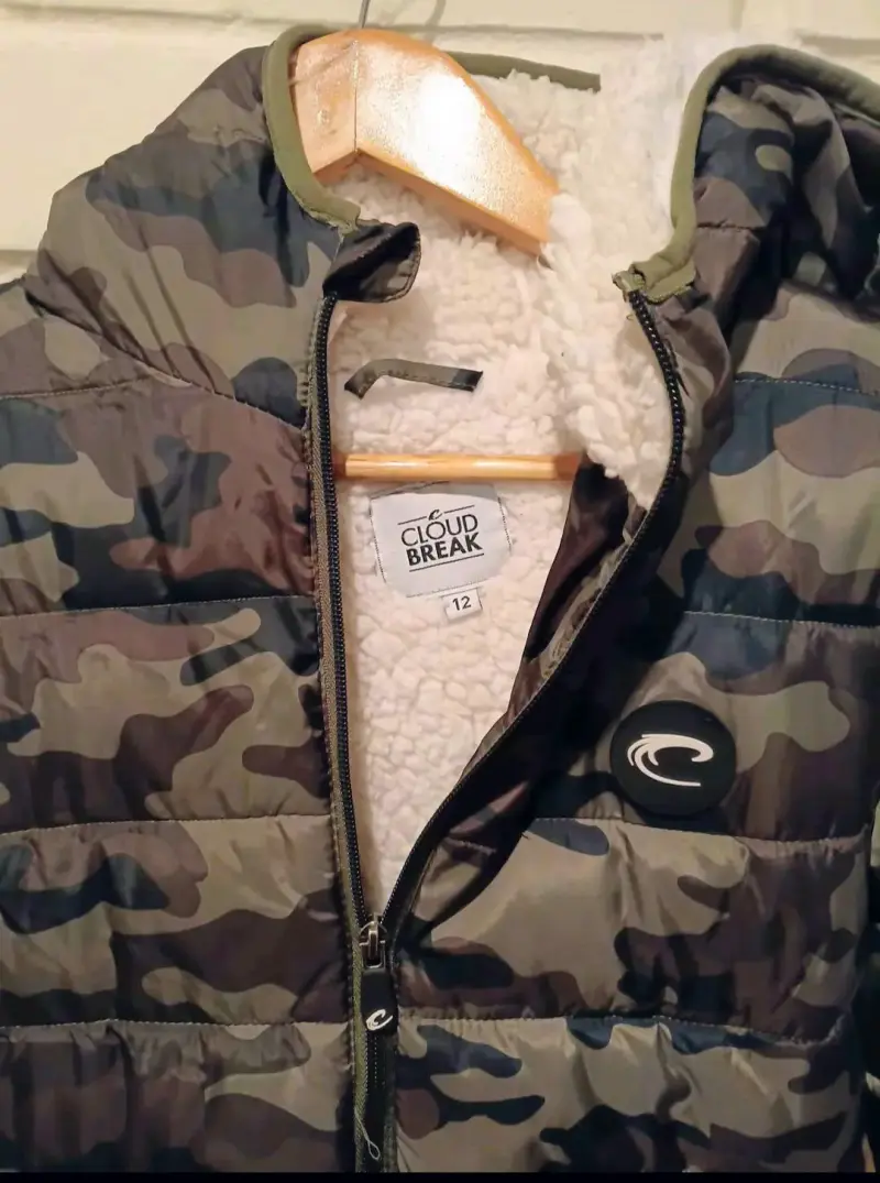Chaqueta de niño camuflada con capucha - 2